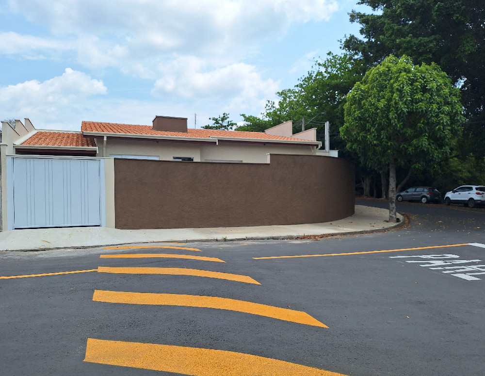 Casa Jardim Silmara Amparo/SP.