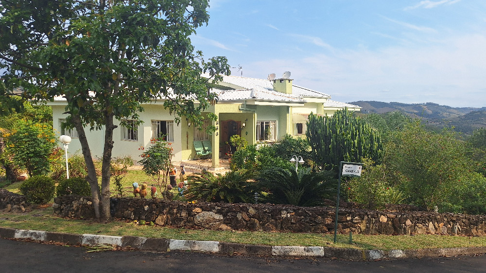 Casa em Condomínio Orypaba Monte Alegre do Sul SP.